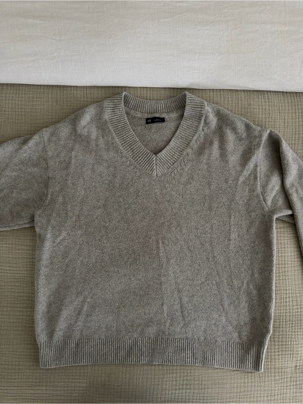 GAP CashSoft V neck grey sweater